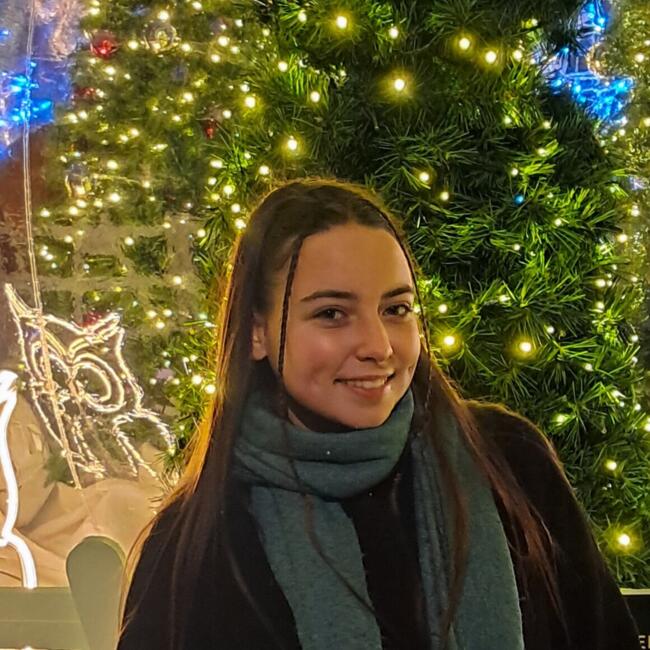 Babysitter in Chatuzange-le-Goubet: Emma