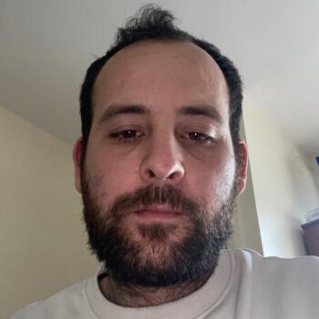 Babysitting job in Swindon: babysitting job Diogo