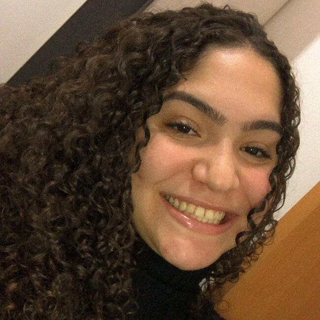 Babysitter in Uberlândia: Mirella