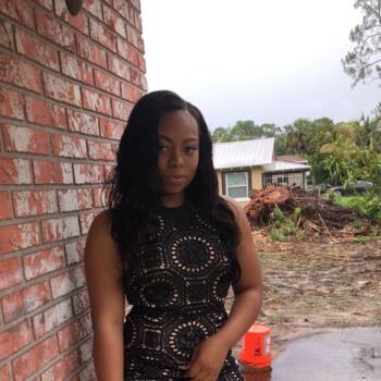 Babysitter in Lehigh Acres: Lorie