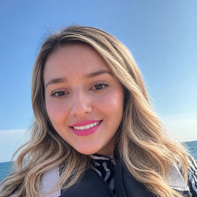 Childcare agency in Manta: Adriana
