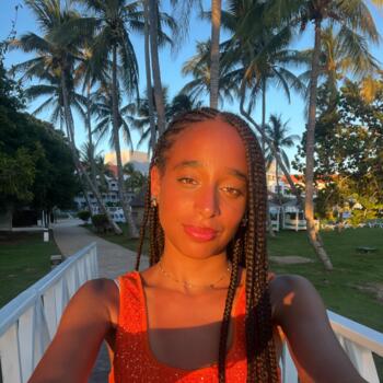 Babysitter in Passy: Lou-anee