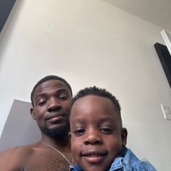 Babysitting job in Santo Domingo Este: babysitting job Cristian