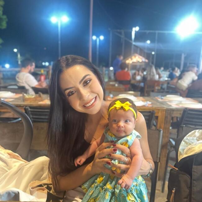 Emprego de babá em Cuiabá: Lorena