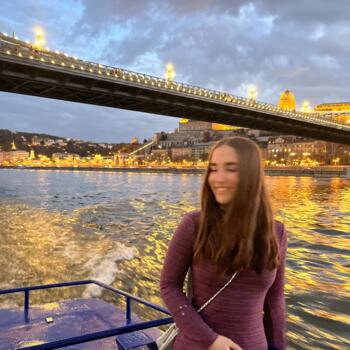 Babysitter in Burgos: Lucía