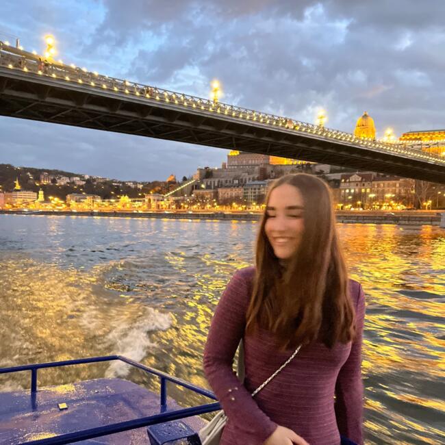 Babysitter in Burgos: Lucía