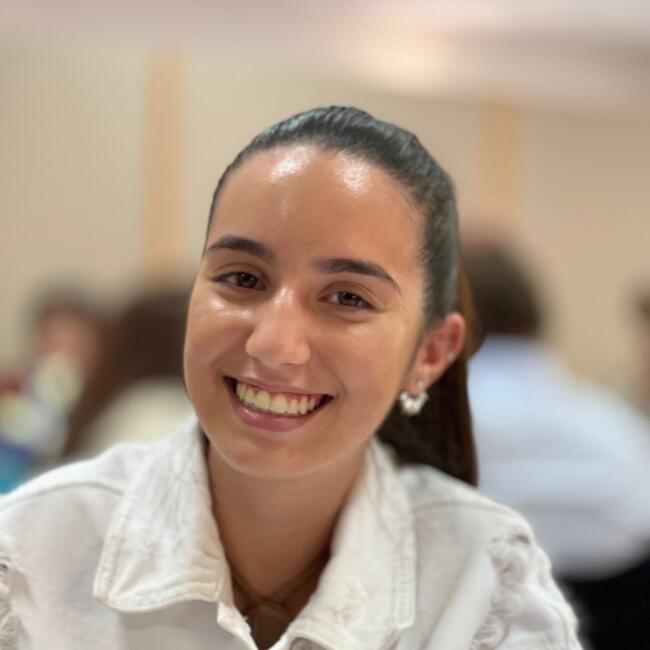 Babysitter in Amarante: Lara