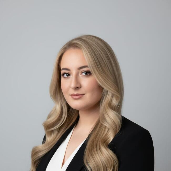 Babysitter in Gagny: Yasmine