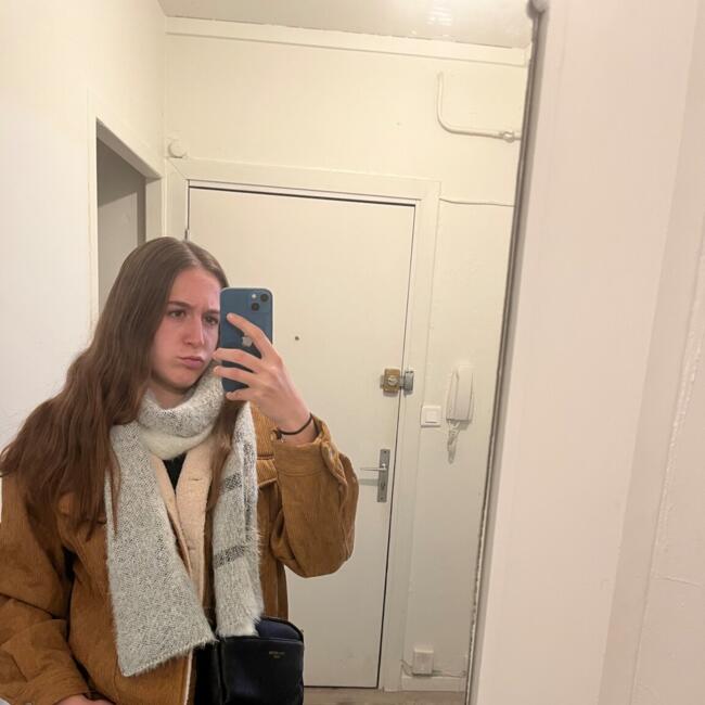 Babysitter in Maringues: Lena