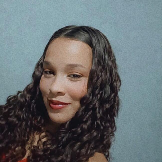 Emprego de babá em Recife: Brenda