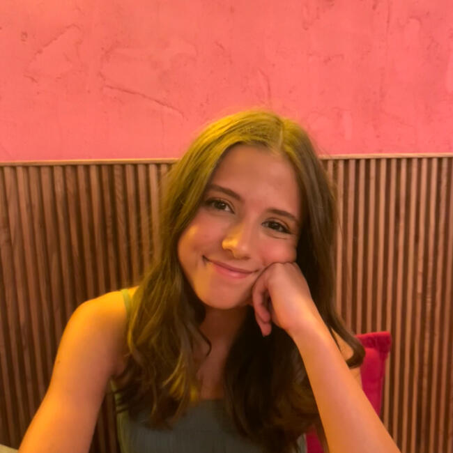 Babysitter in A Coruña: Leticia