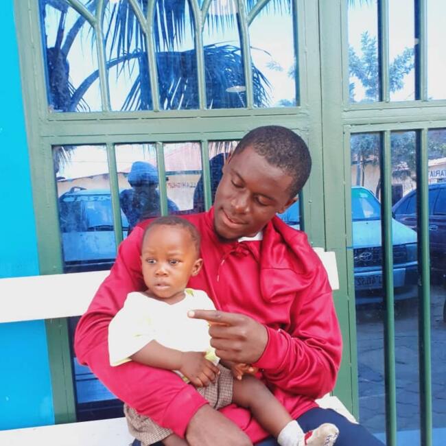 جليسة أطفال في أبوظبي: Hakizimana