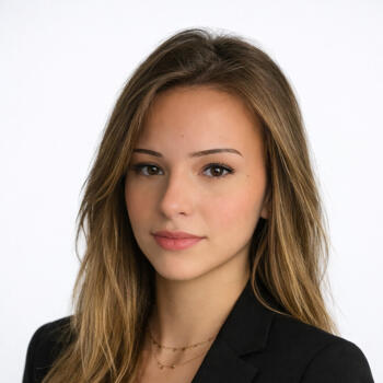 Babysitter in Nesles-la-Vallée: Alix