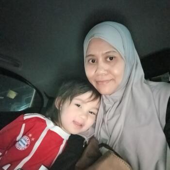 Babysitter in Jakarta: Lena