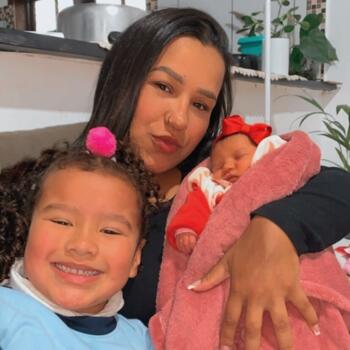 Trabalhos de ama em São Pedro da Aldeia: emprego de babá Laissa