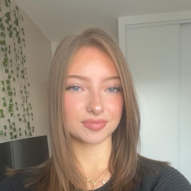 Babysitter in Oingt: Giovana