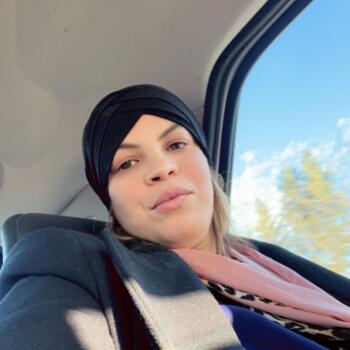 Babysitter in Chevigny-Saint-Sauveur: Hadjira