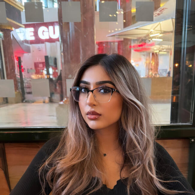 Babysitter in Manchester: Amna