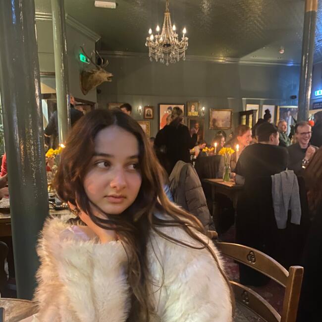 Babysitter in Paris: Clara