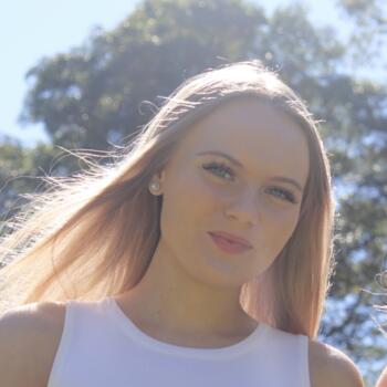 Babysitter in Gold Coast: Alice kerr