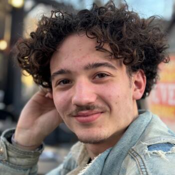 Babysitter in Tours: Theo