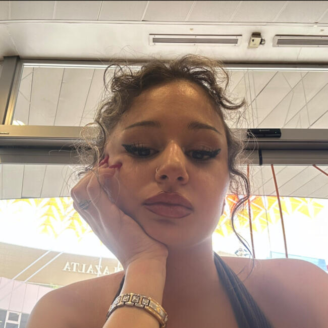 Babysitter in Seville: Marilia