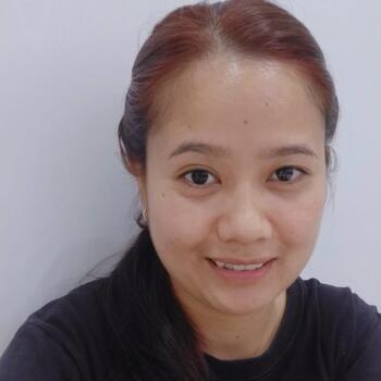 مربية أطفال في دبي: Jenny Lyn