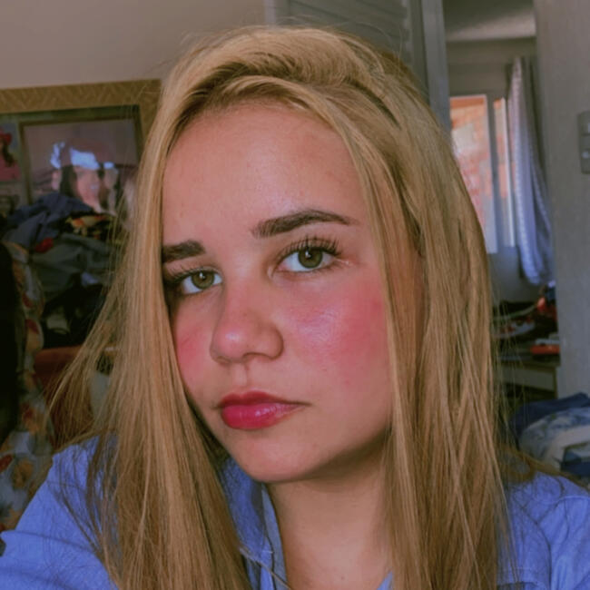 Babysitter in Goianésia: Yasmin