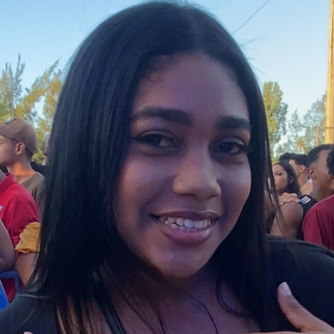 Babá em Parnaíba: Charliane