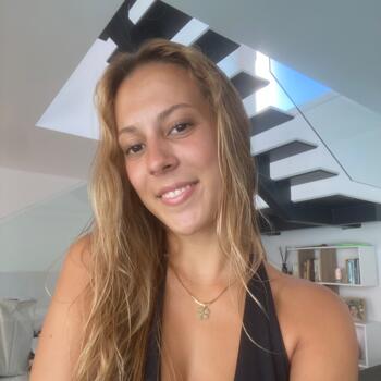 Babysitter in Amora: Beatriz