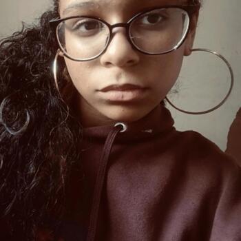 Babá em Três Corações: Karina