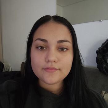 Babysitter in Jacarezinho: Bruna