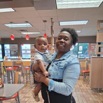 Babysitting job in Bedford (Ohio): babysitting job Elexis