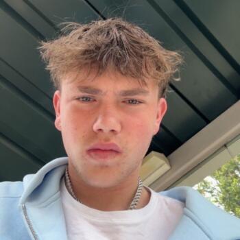 Babysitter Melbourne: Blade