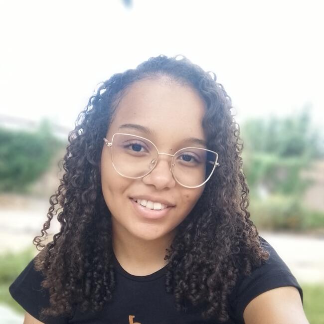 Babysitter in Luziânia: Luana