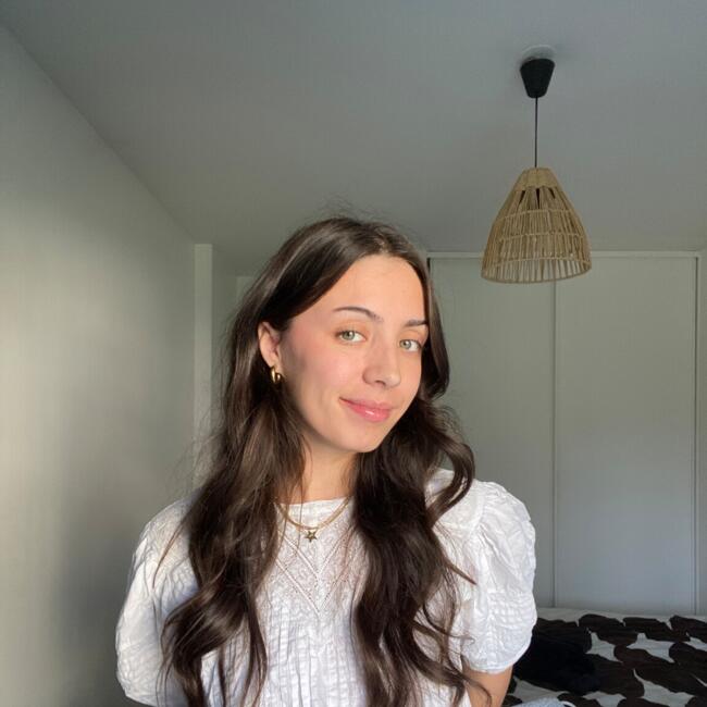 Babysitter in Paris: Laura