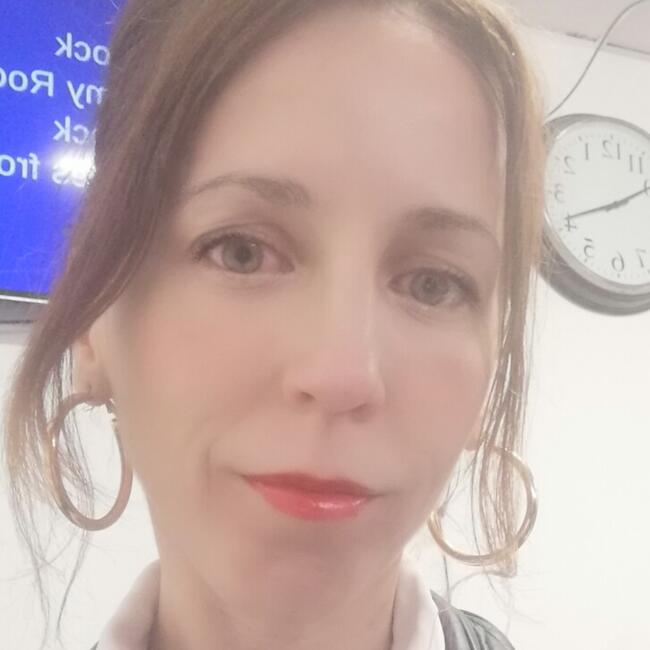 Babysitter in Ixelles-Elsene: KLARA L