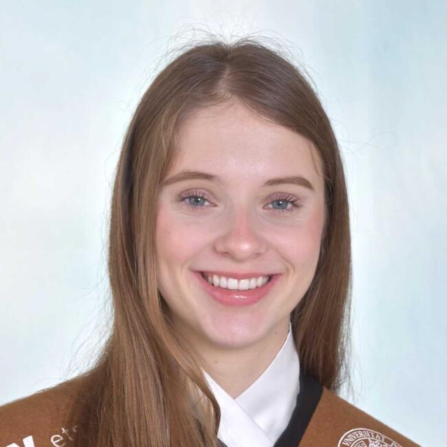 Babysitter in Madrid: Diana