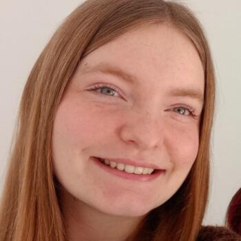 Babysitter in Bruay-sur-l'Escaut: Camille