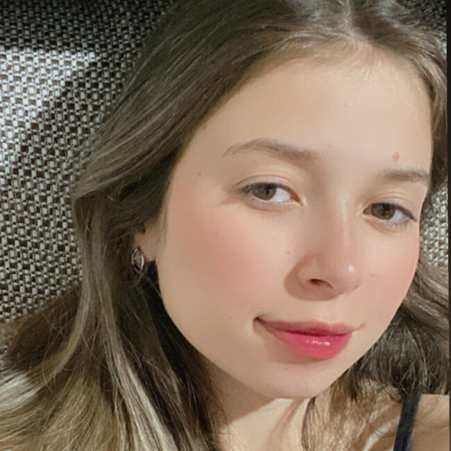 Babysitter in Uberlândia: Yasmyn