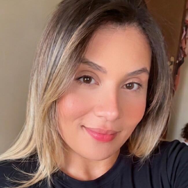 Emprego de babá em Brasília: Hanny