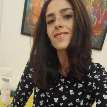 Babysitter em Porto de Mós (Distrito de Leiria): Giorgia