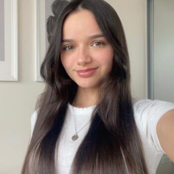 Babysitter in Sydney: Leticia