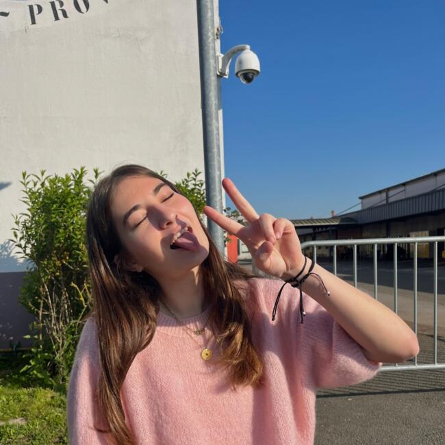 Babysitter in Wattignies: Adele