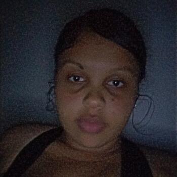 Babysitter in Bluff: Shakea