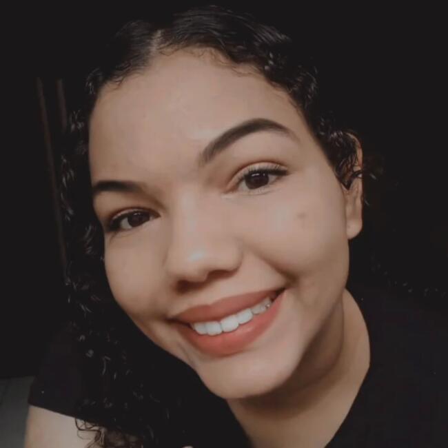 Babysitter in Caratinga: Raiane