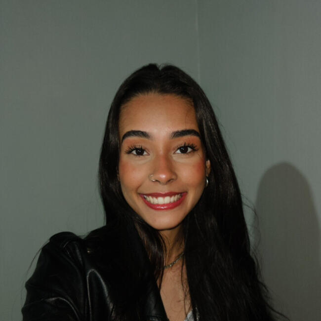 Babysitter in Uberlândia: Hellen