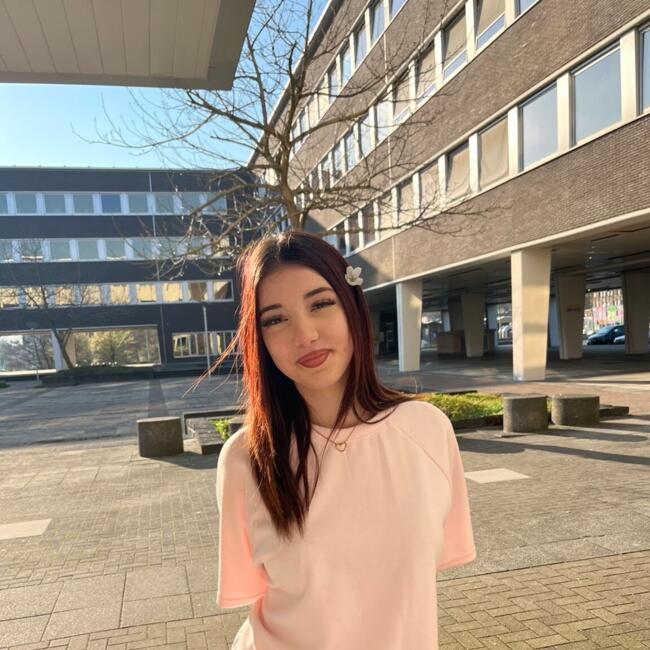 Babysitter in Genk: Tuhana