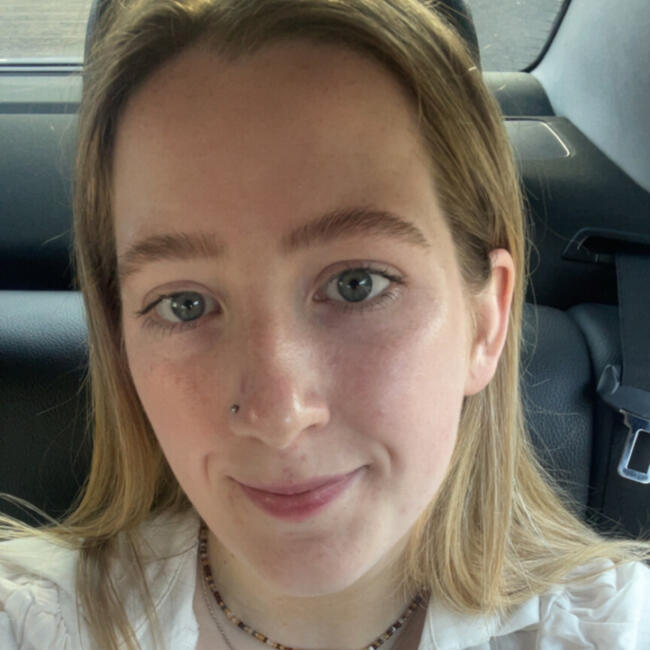 Babysitter in Manchester: Amelia