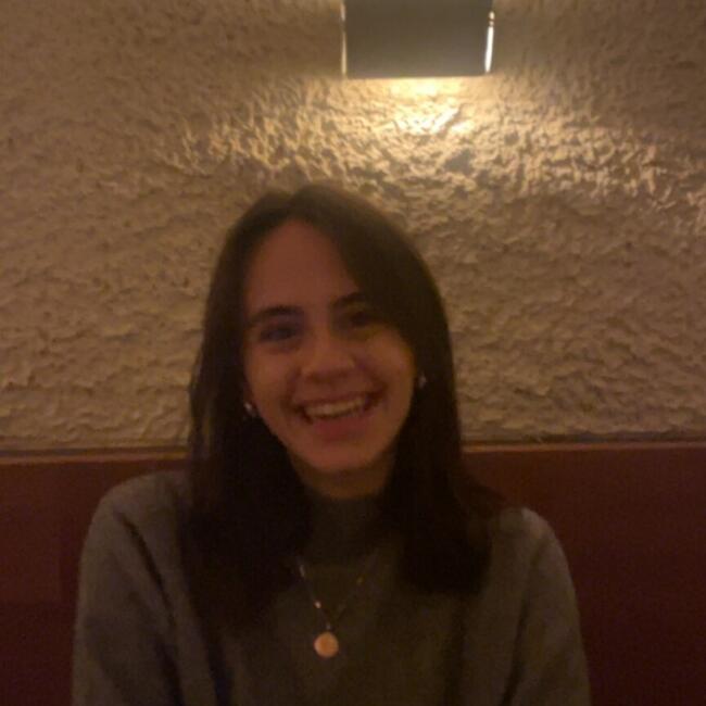 Babysitter in Montéléger: Elise